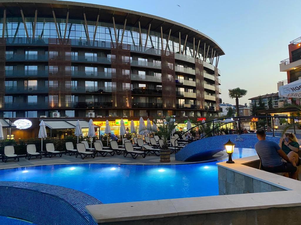 Nobel Private Vip Apartments Pantai Sunny Bagian luar foto