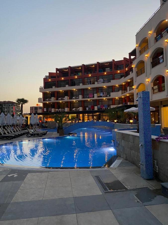 Nobel Private Vip Apartments Pantai Sunny Bagian luar foto