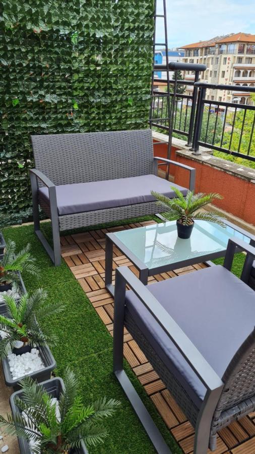 Nobel Private Vip Apartments Pantai Sunny Bagian luar foto